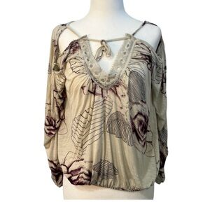 𝅺FREE‎ PEOPLE LACE SPLIT SHOULDER TOP
